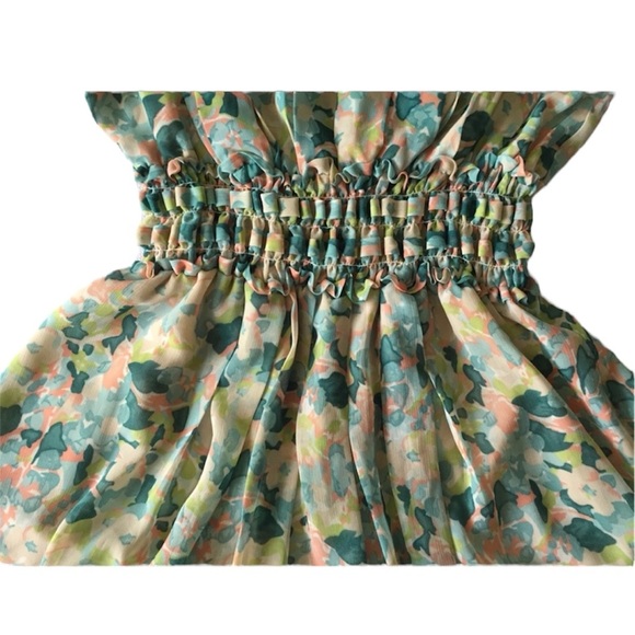 Studio M Short Puff Sleeve Floral Peplum Top Size Medium - Picture 3 of 9